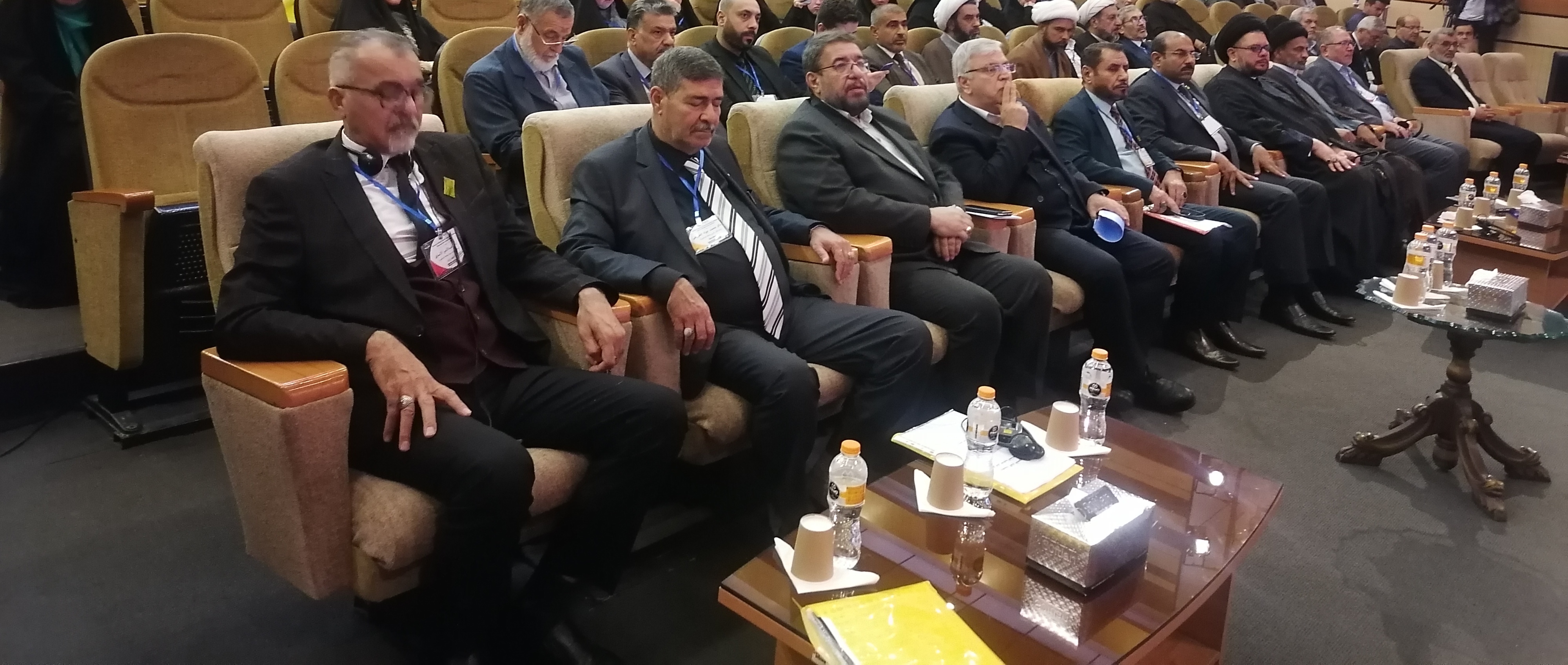 دیدار دکتر نجفی برزگر با شماری از اساتید و فرهیختگان حاضر در همایش بین‌المللی اربعین و تمدن نوین اسلامی