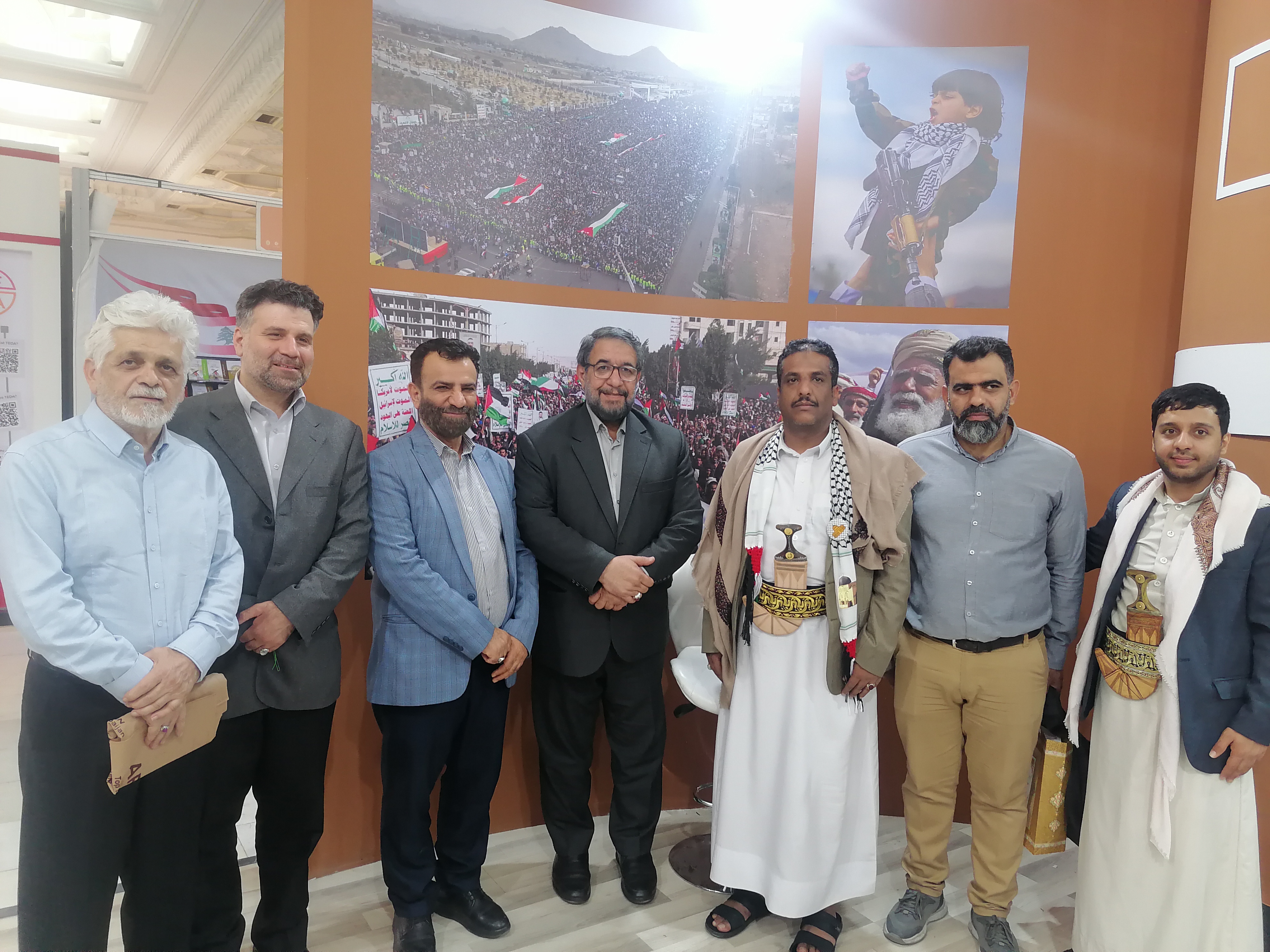 دیدار و گفتگوی دبیرکل مجمع بین‌المللی اساتید مسلمان دانشگاه‌ها با هیئت اعزامی از جمهوری یمن در نمایشگاه کتاب تهران