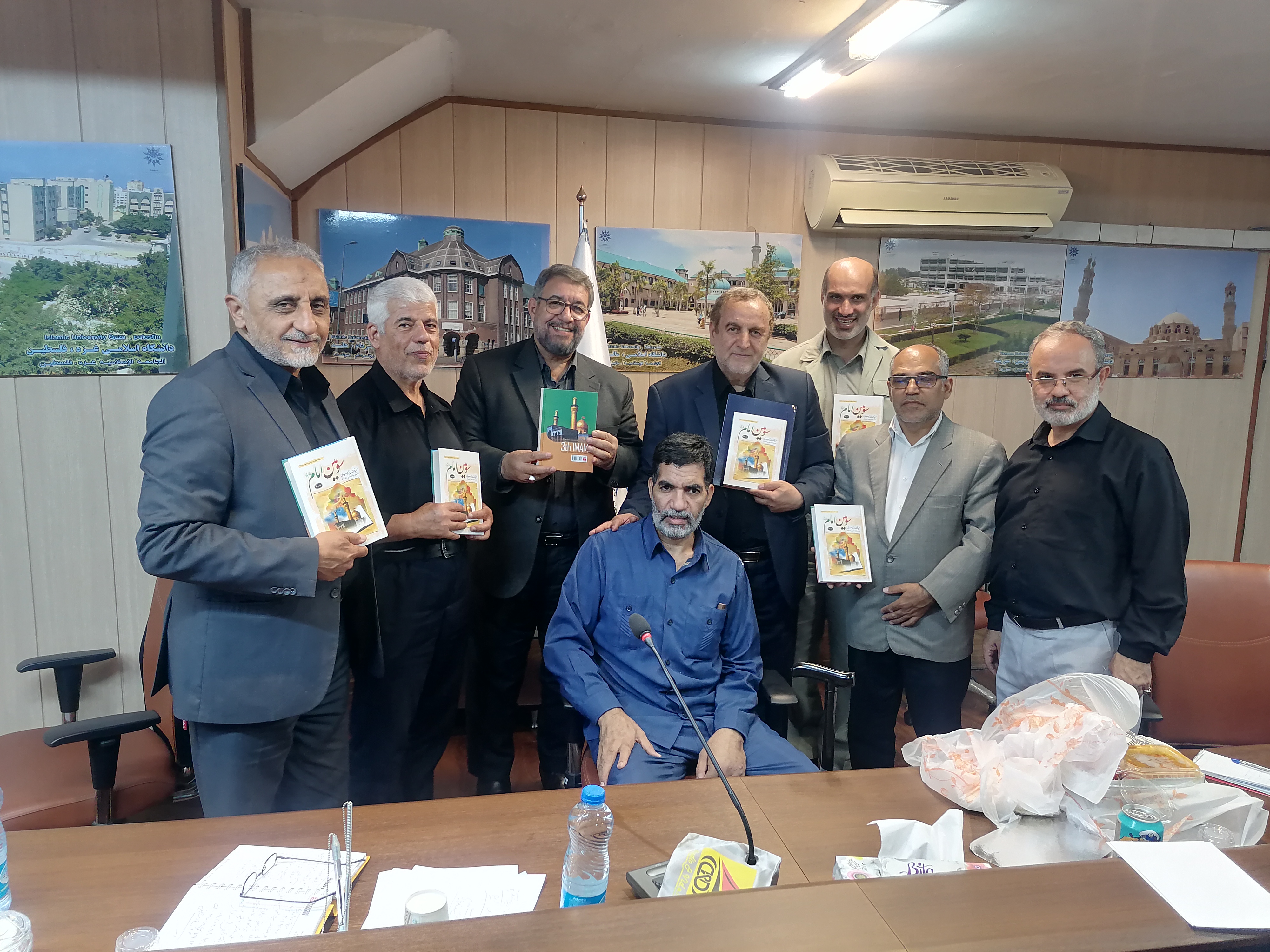 رونمایی از کتاب سومین امام اثر دکتر حمید قلندری بردسیری